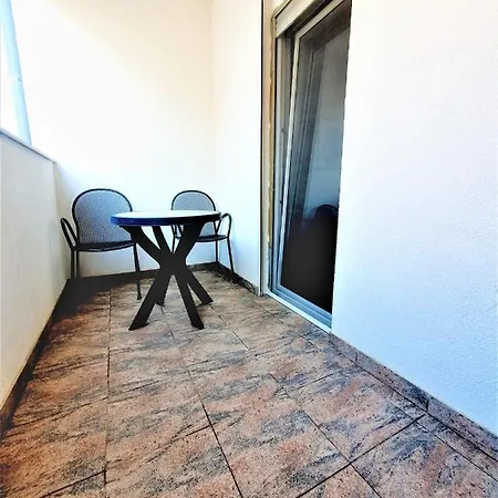 - Pine Diklo Zadar