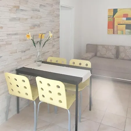 - Pine Diklo Apartamento Zadar