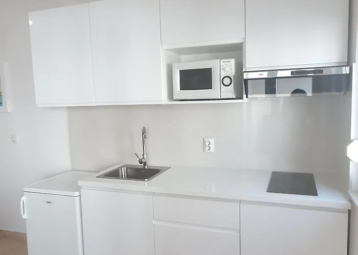 - Pine Diklo * Zadar