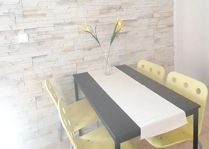 - Pine Diklo Apartman Zadar