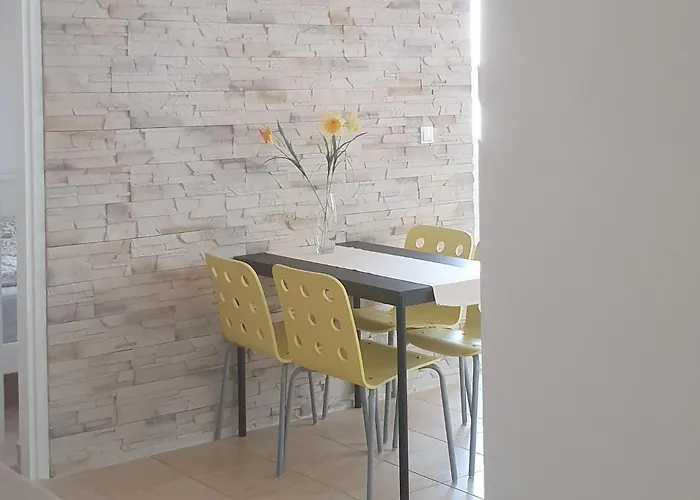 - Pine Diklo * Zadar